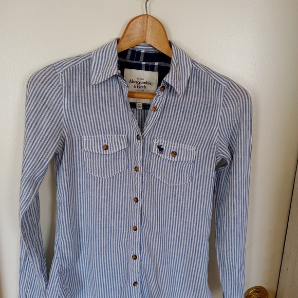 Abercrombie & Fitch long sleeve shirt - Picture 4 of 6